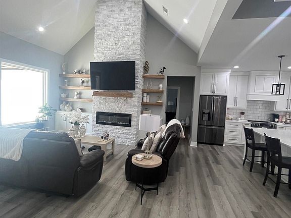 4th image of 3011 Beauchamp Rd