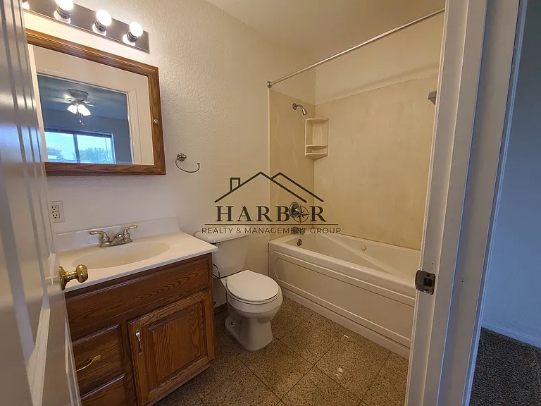 275 N Pine St #3B — Photo 12