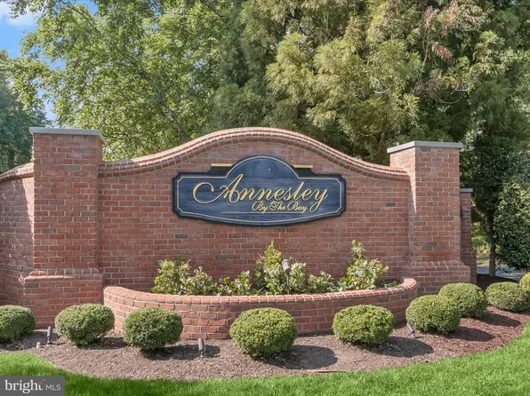 17 Vitner Ln, Pasadena, MD 21122