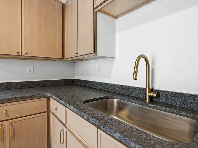 320 Shoal Creek Rd #102 — Photo 4
