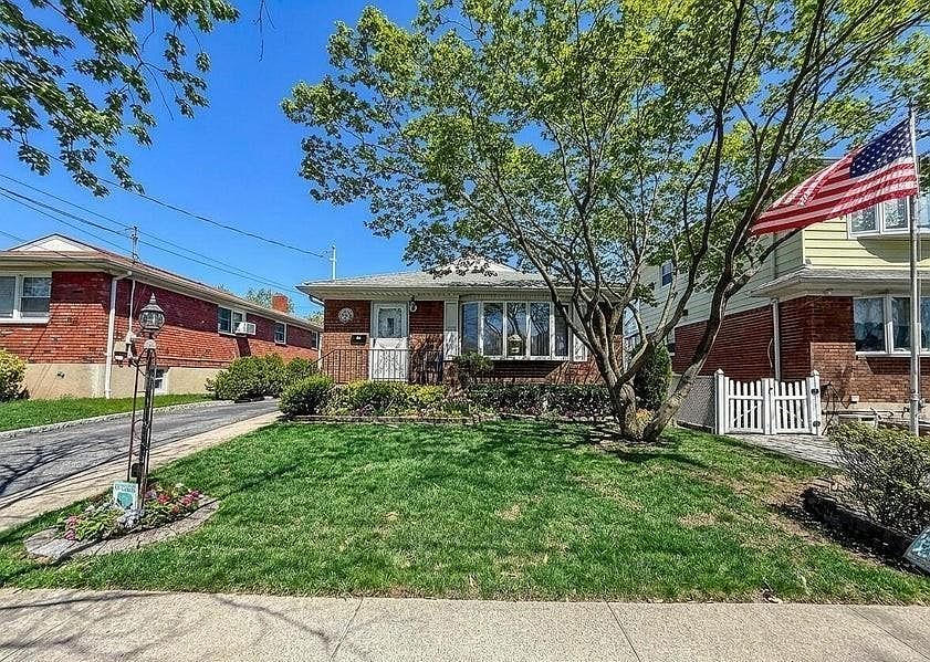 1st image of 69 Reno Ave