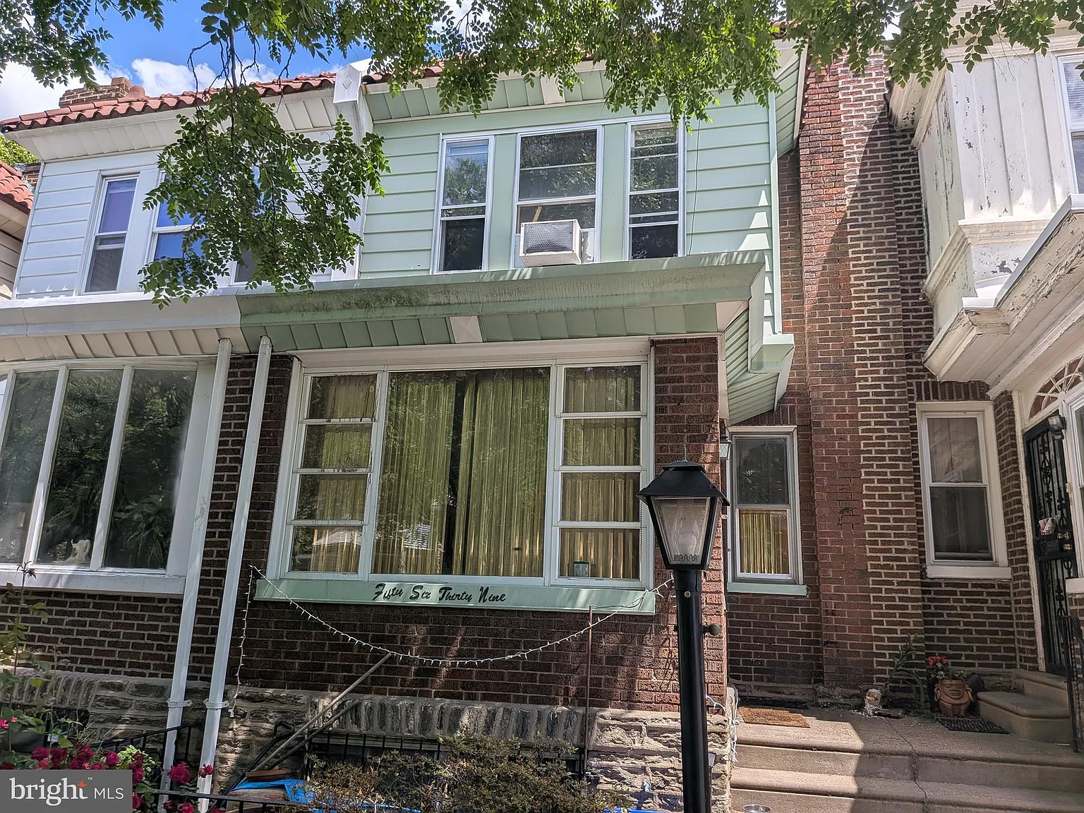 4 bed, 1254 sqft, $2,300 — Photo 3