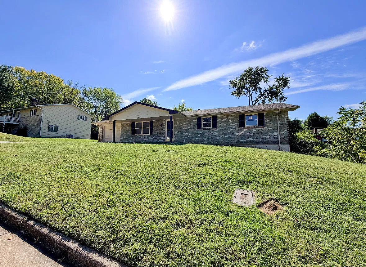 5 bed, 1650 sqft, $1,975 — Photo 3