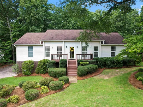 2706 Royal Ln, Pelham, AL 35124