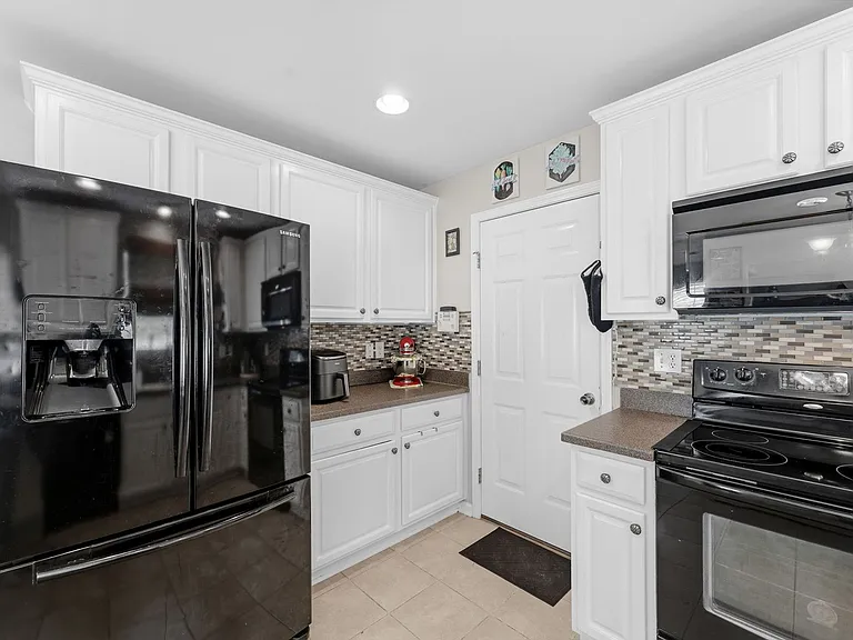 177 Old Pond Cir — Photo 9