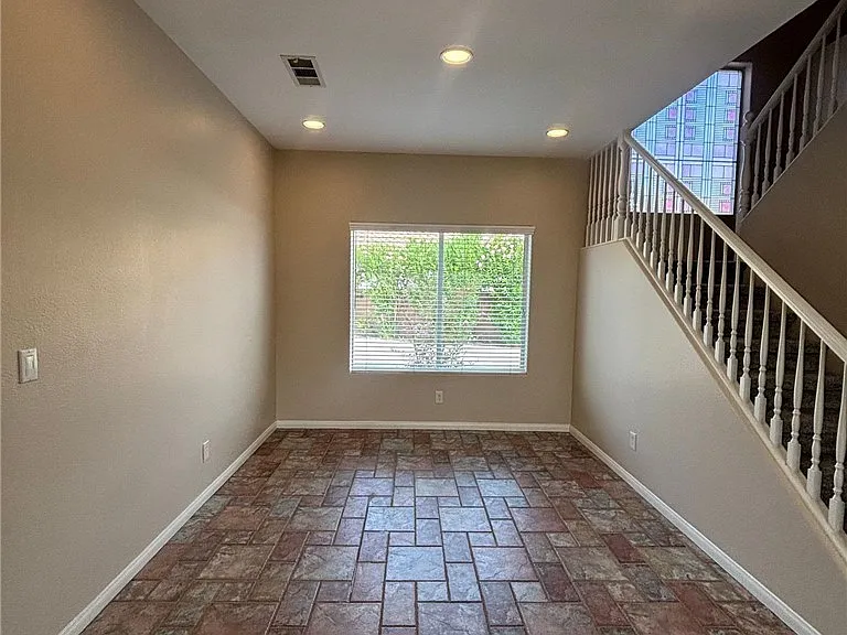 8585 Ebony Hills Way — Photo 6