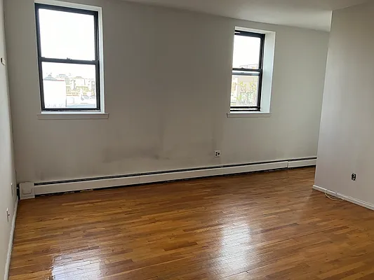 Rented by Sandra Ospina, Licensed Real Estate Broker | media 9