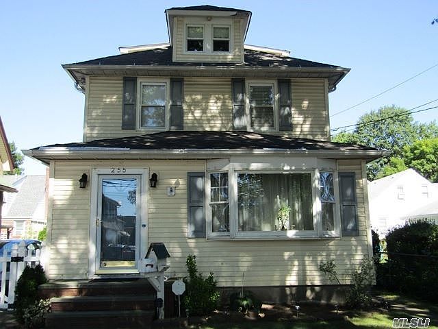 1st image of 255 Lowell Ave