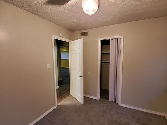 3rd image of 2047 N Green Rd