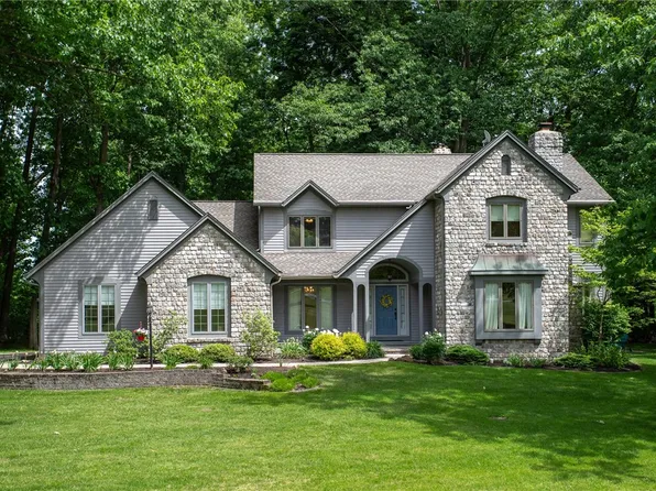 14 Boulder Creek Dr, Rush, NY 14543