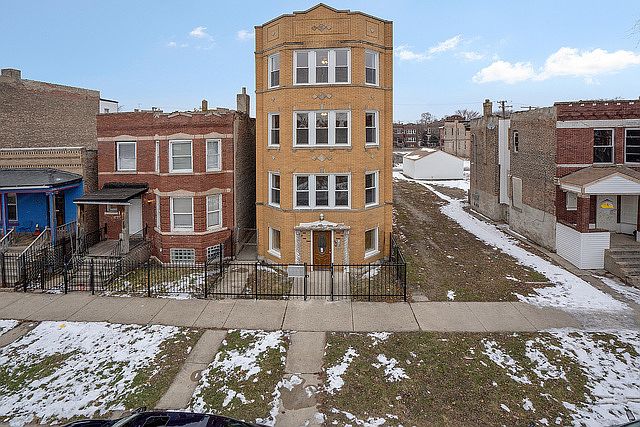 1st image of 4826 W Gladys Ave