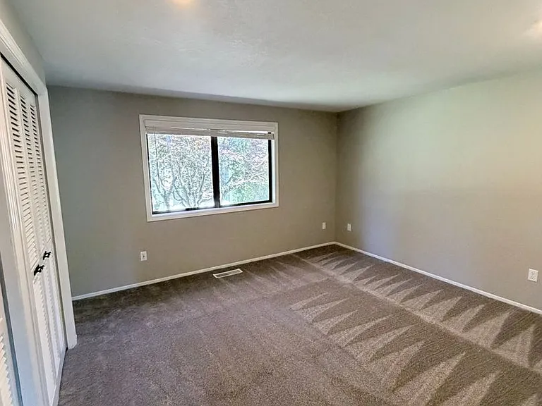 6388 Doral Dr SE — Photo 14
