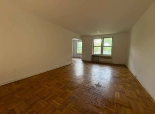 110 Brooklyn Ave APT 1F, Freeport, NY 11520
