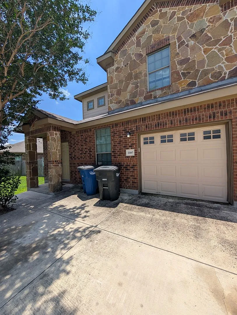 Building Photo - 1140 Brown Rock Dr