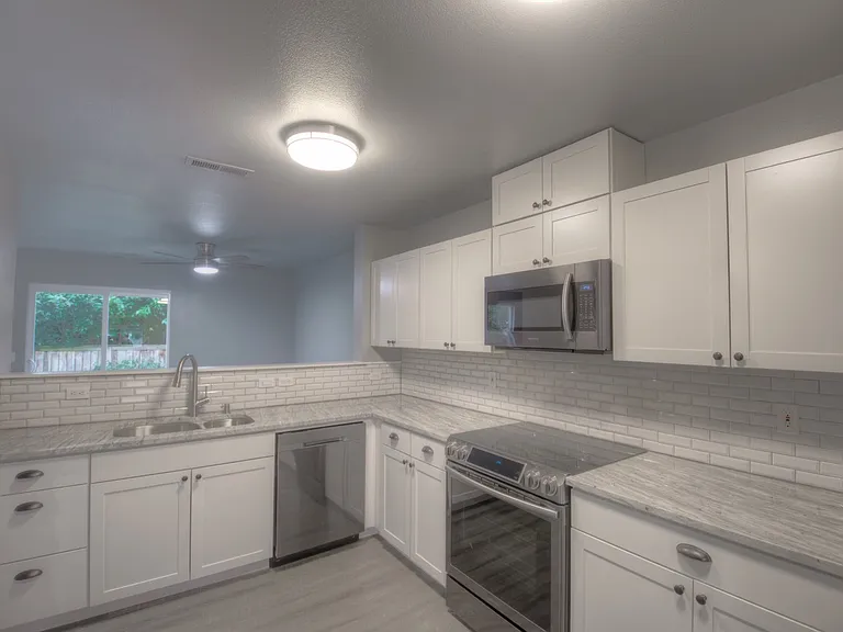 4043 Wonderwood Ln SE — Photo 21
