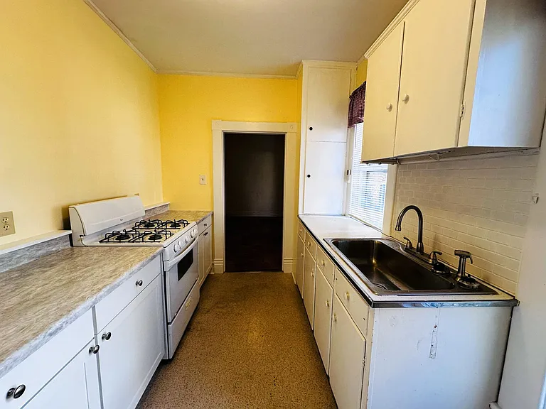 235 Kalorama St #C — Photo 11