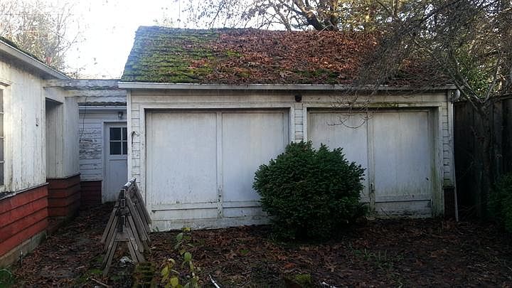 2nd image of 1035 NW Washington Blvd