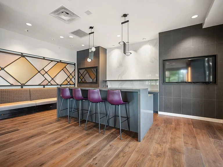 Riverside Apartments — Photo 25