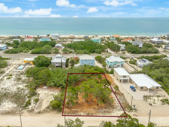 1056 W Pine Ave, Eastpoint, FL 32328