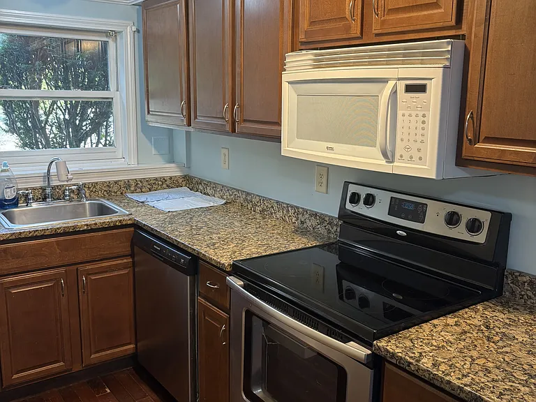 918 Flanders Rd #7 — Photo 13