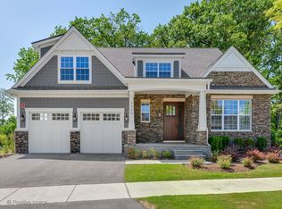 1560 Woodview Ln, Northbrook, IL 60062