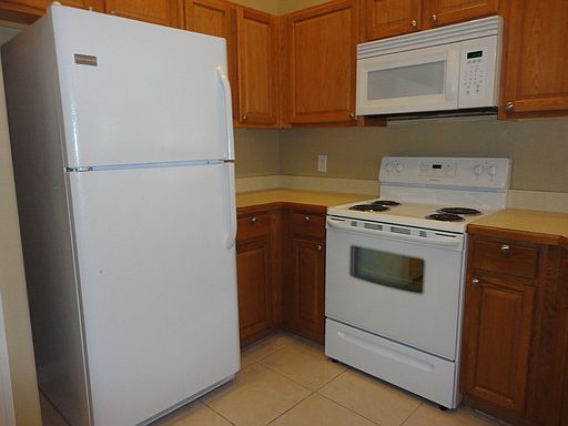 4th image of 9609 Pecky Cypress Way