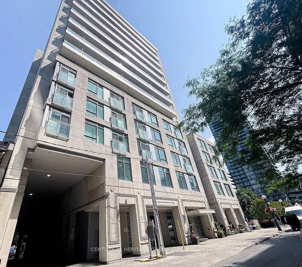 Lotus Yorkville — Photo 1