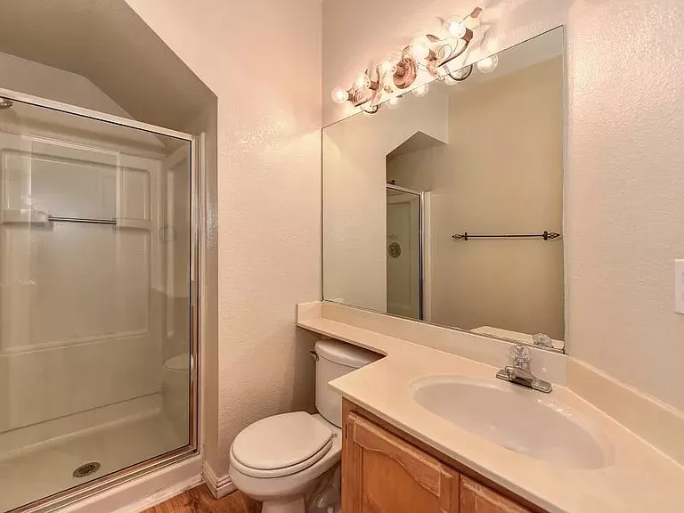 Downstairs full bath