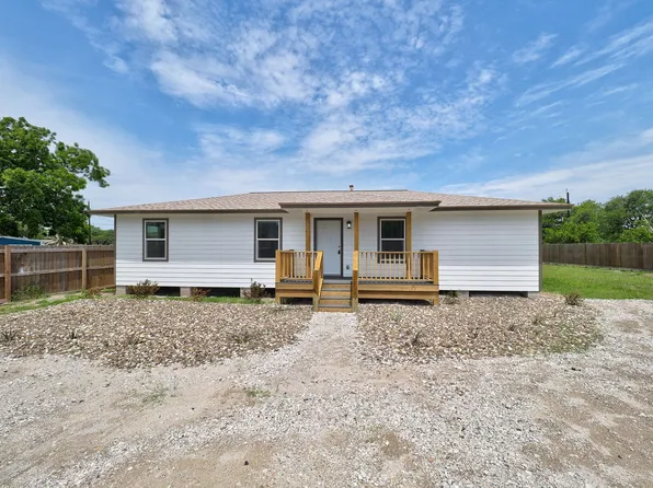 222 N 9th St, Aransas Pass, TX 78336