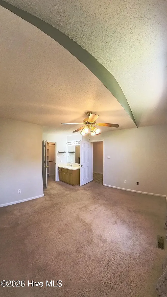 Building Photo - 47 Forestdale Dr