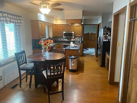 5th image of 1008 Redwood Dr