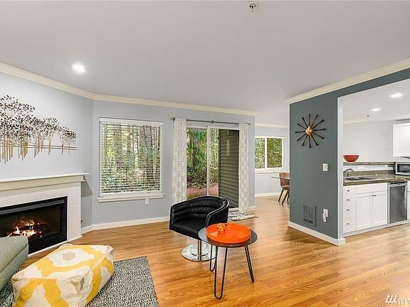 2nd image of 25025 SE Klahanie Blvd APT D105