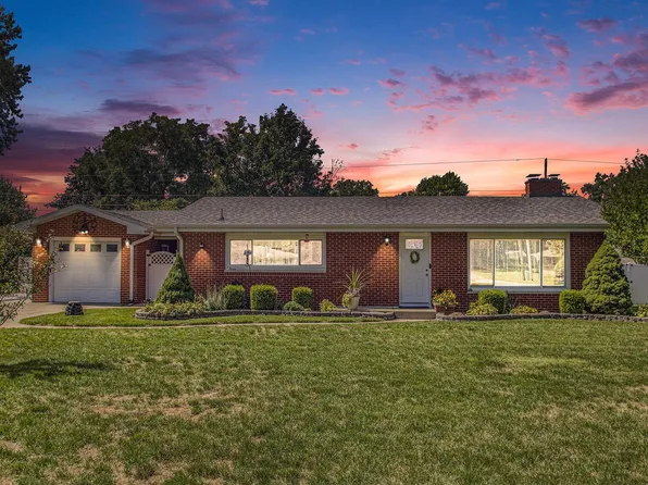 55883 Oak Manor Pl, Elkhart, IN 46514