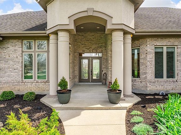 2nd image of 8306 Palm Trace Ct