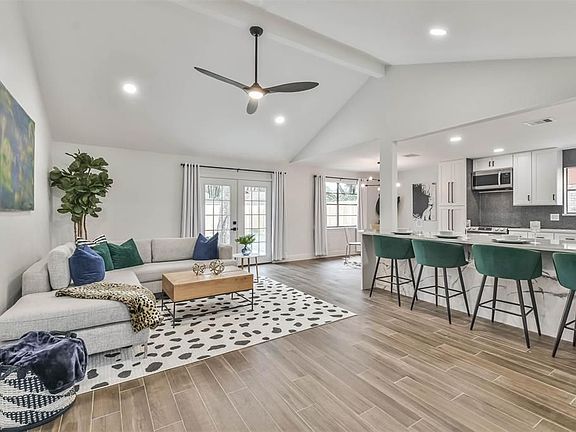 3rd image of 2718 Foliage Green Ln