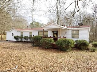 101 Navajo Trl, Bowdon, GA 30108