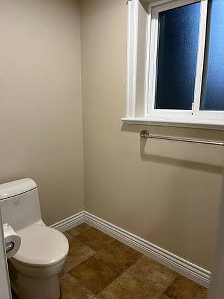 Coquitlam House for rent - 2 Bedrooms — photo 13