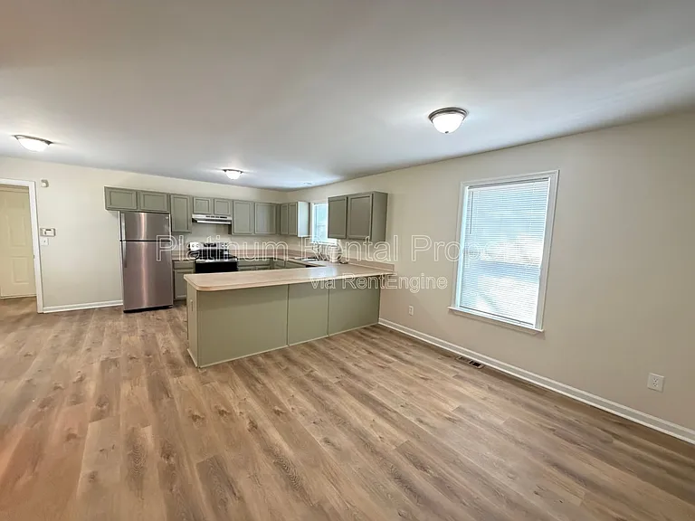 504 Dunbar St SW — Photo 5