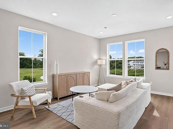 3rd image of 342 Mingo Way