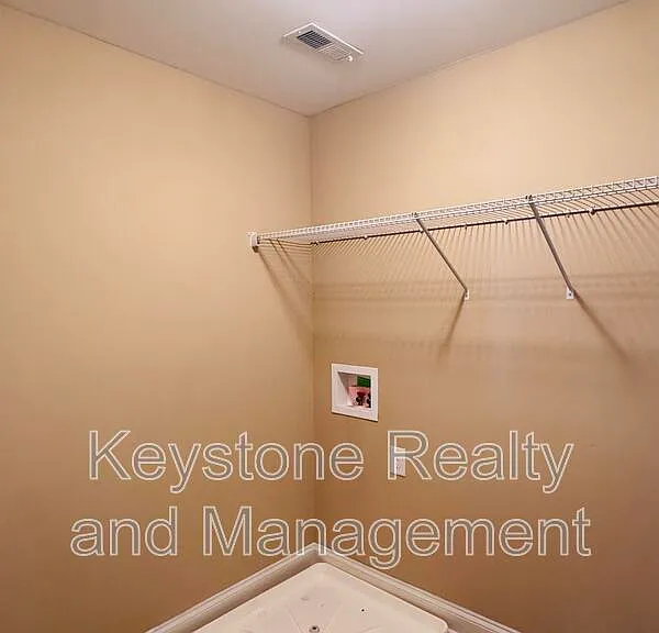 2469 Senseney Dr — Photo 11