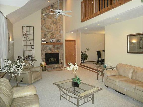 5th image of 625 Baur Dr