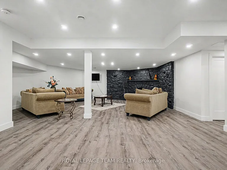 1570 River Rd — Photo 3
