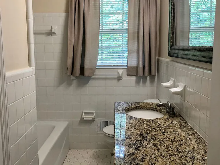 4578 Oakland Ter SW — Photo 11