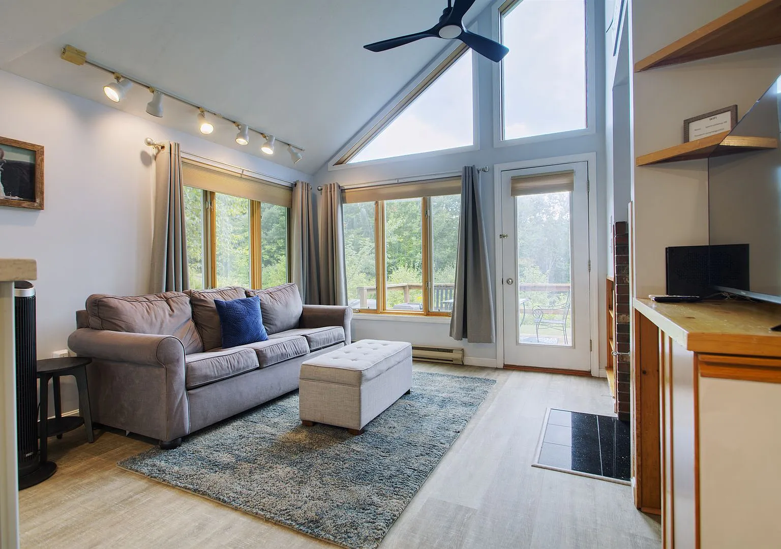 2 bedroom Winter Seasonal Condo in Waterville Estates! - $2450 - Available Nov 1 for a 6 mo lease — Photo 1
