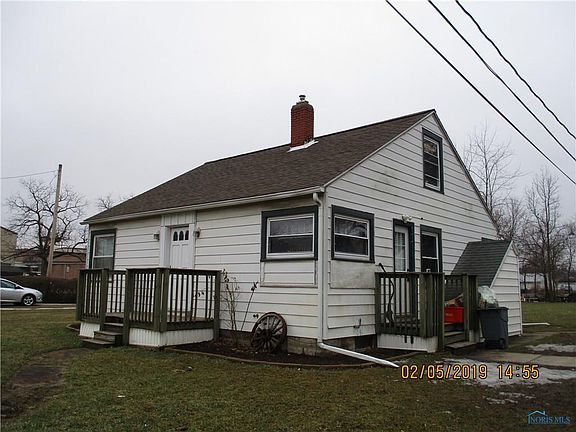 2nd image of 221 N Lewis St