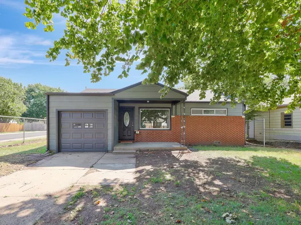 272 N Ward Pkwy, Haysville, KS 67060