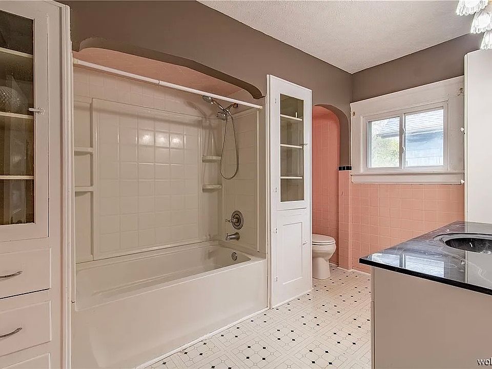 1st image of 125 Dodge Ave #1