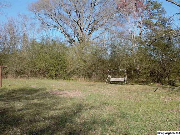 3rd image of 139 Allen Moon Ln