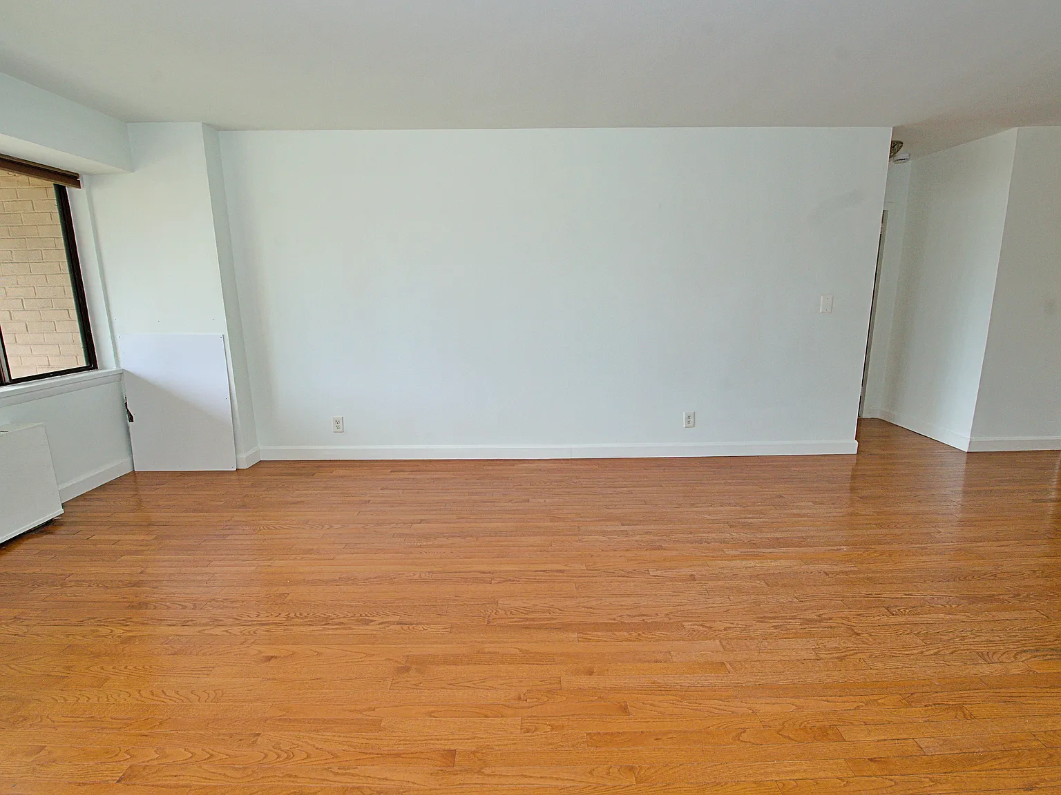 1 bed, 900 sqft, $2,995 — Photo 4