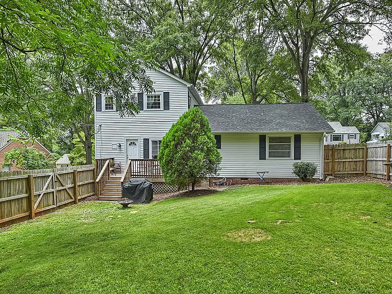 1118 Skyview Rd — Photo 14